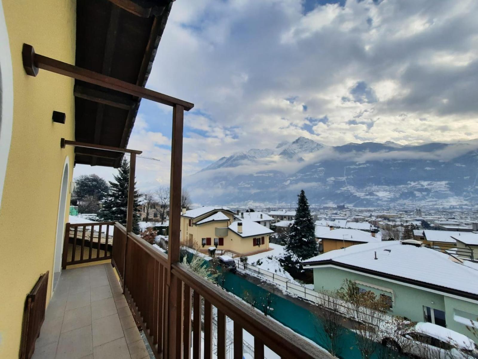Aosta Holiday Apartments - Edelweiss Bagian luar foto
