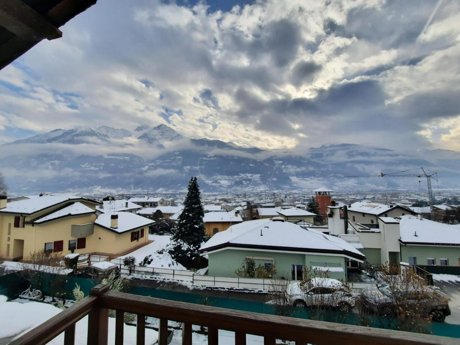 Aosta Holiday Apartments - Edelweiss Bagian luar foto
