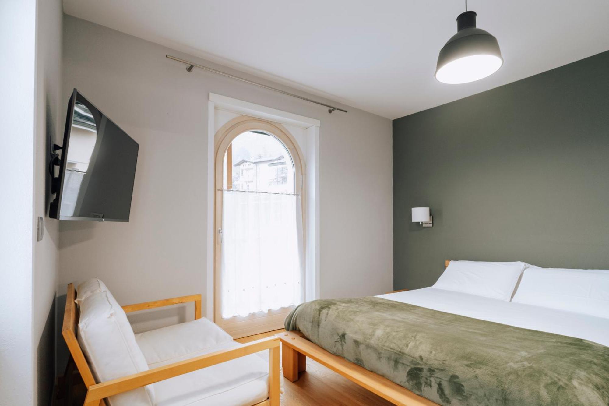 Aosta Holiday Apartments - Edelweiss Bagian luar foto