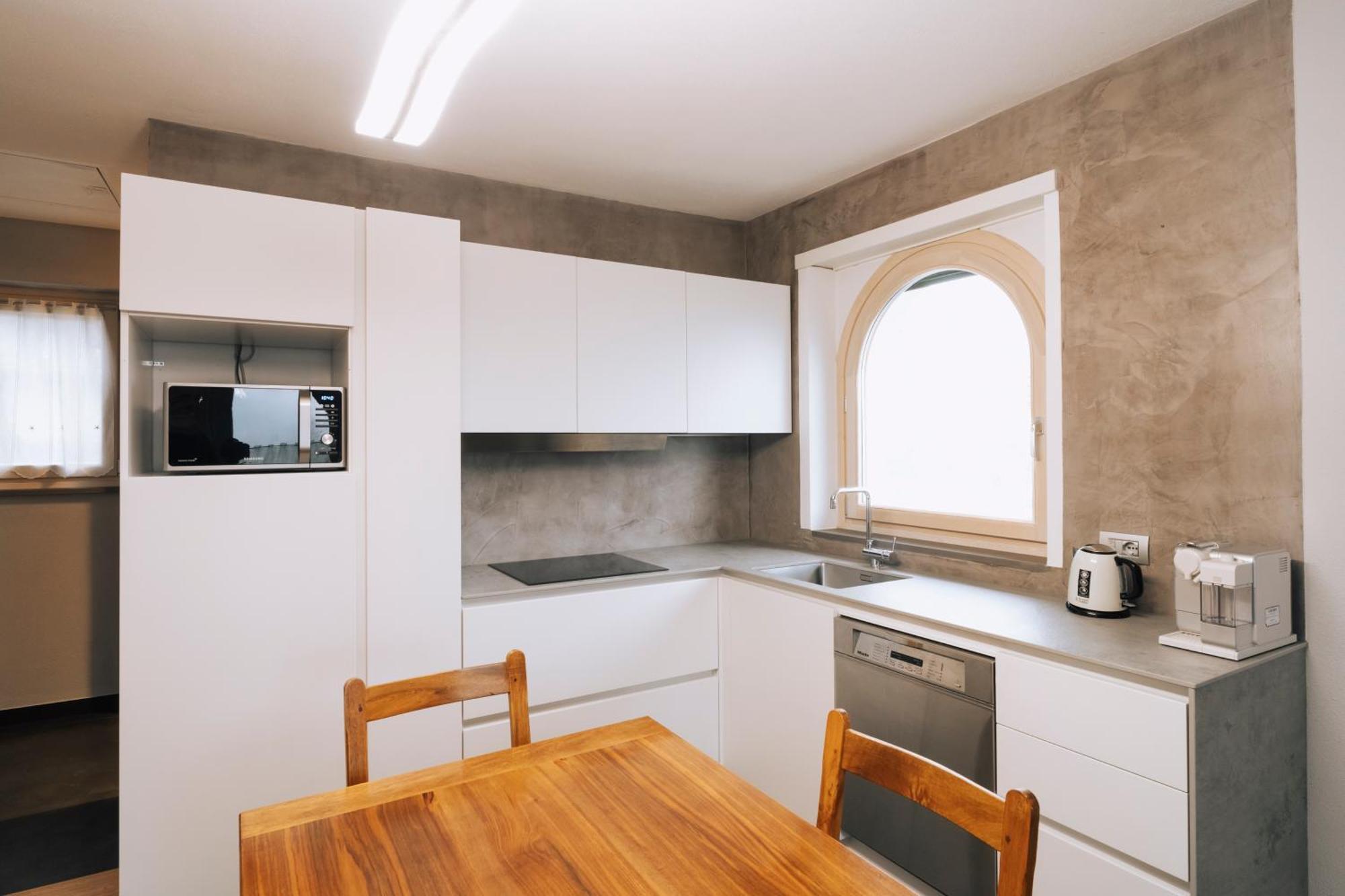 Aosta Holiday Apartments - Edelweiss Bagian luar foto
