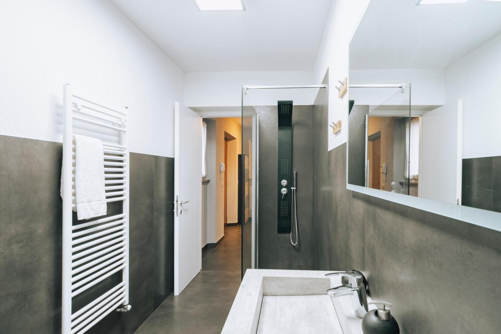 Aosta Holiday Apartments - Edelweiss Bagian luar foto