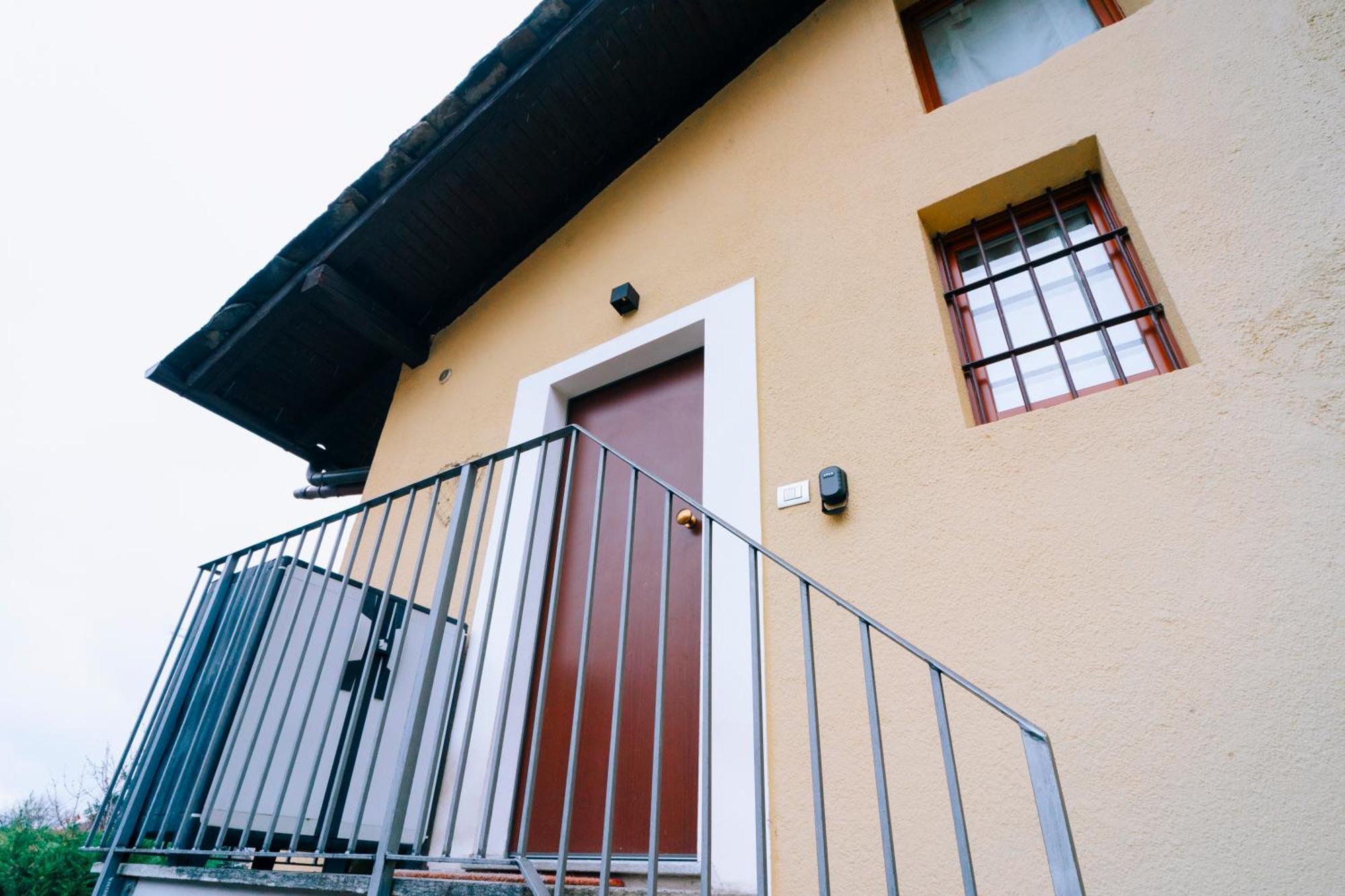 Aosta Holiday Apartments - Edelweiss Bagian luar foto