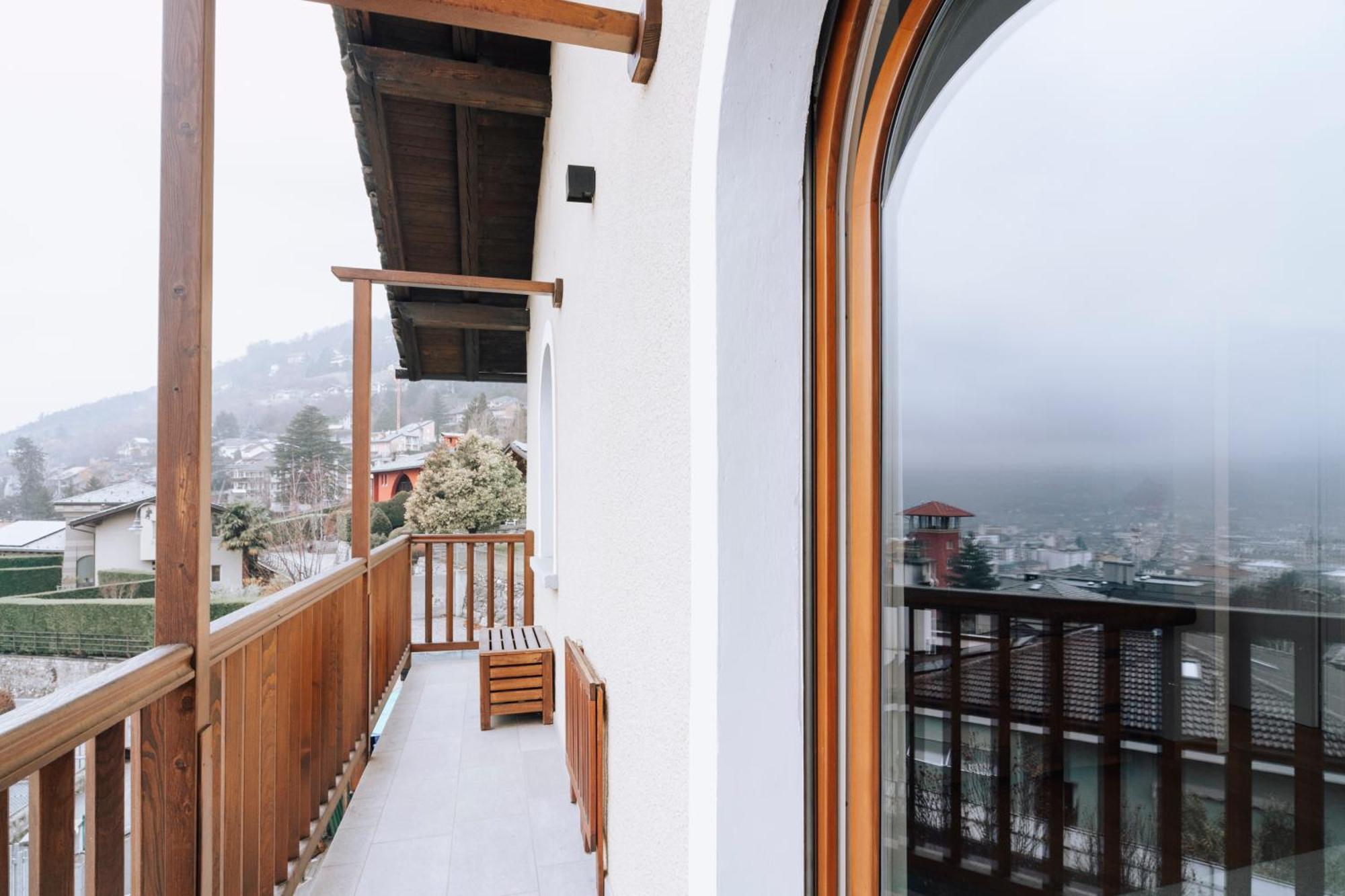 Aosta Holiday Apartments - Edelweiss Bagian luar foto