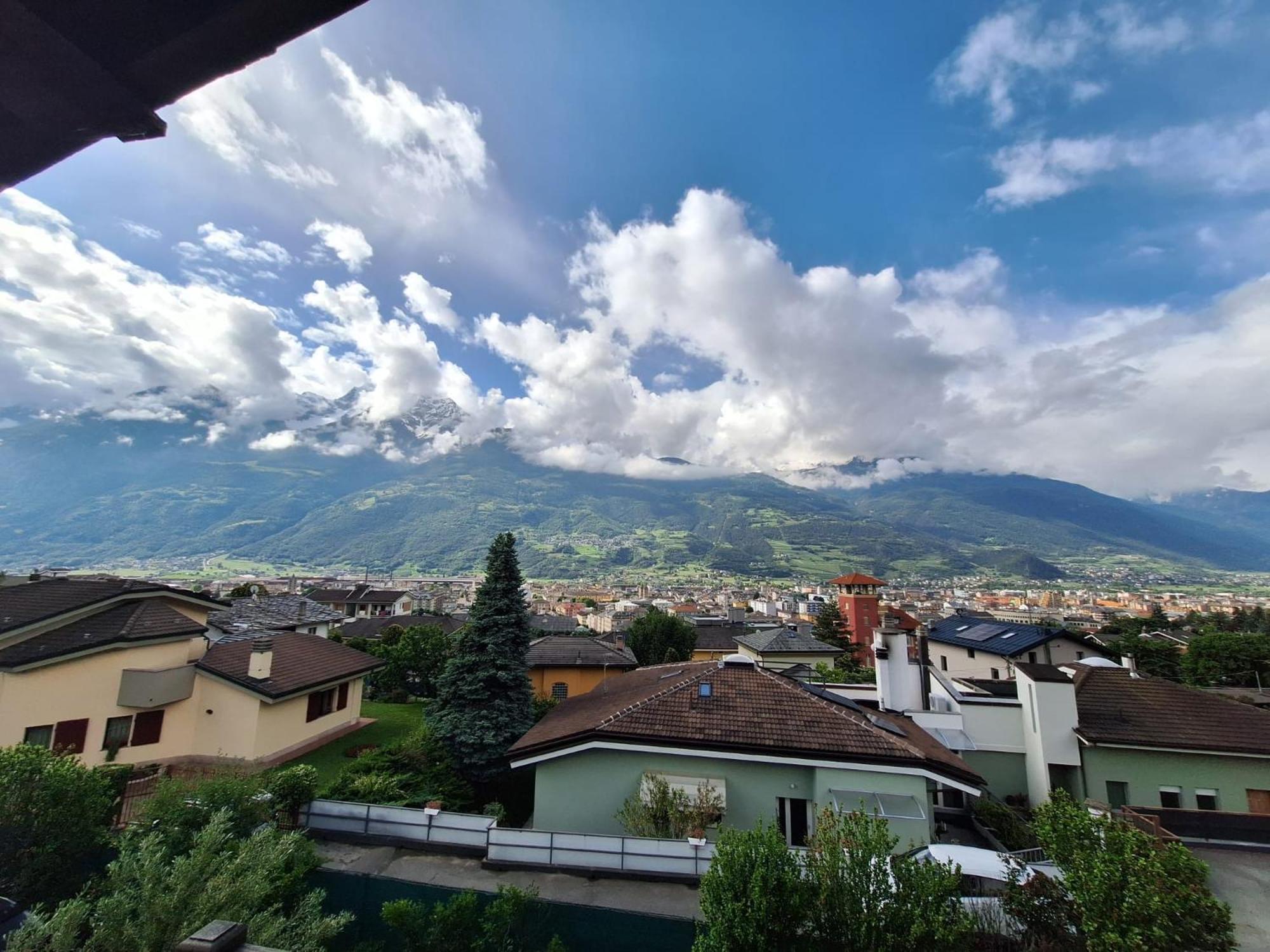 Aosta Holiday Apartments - Edelweiss Bagian luar foto